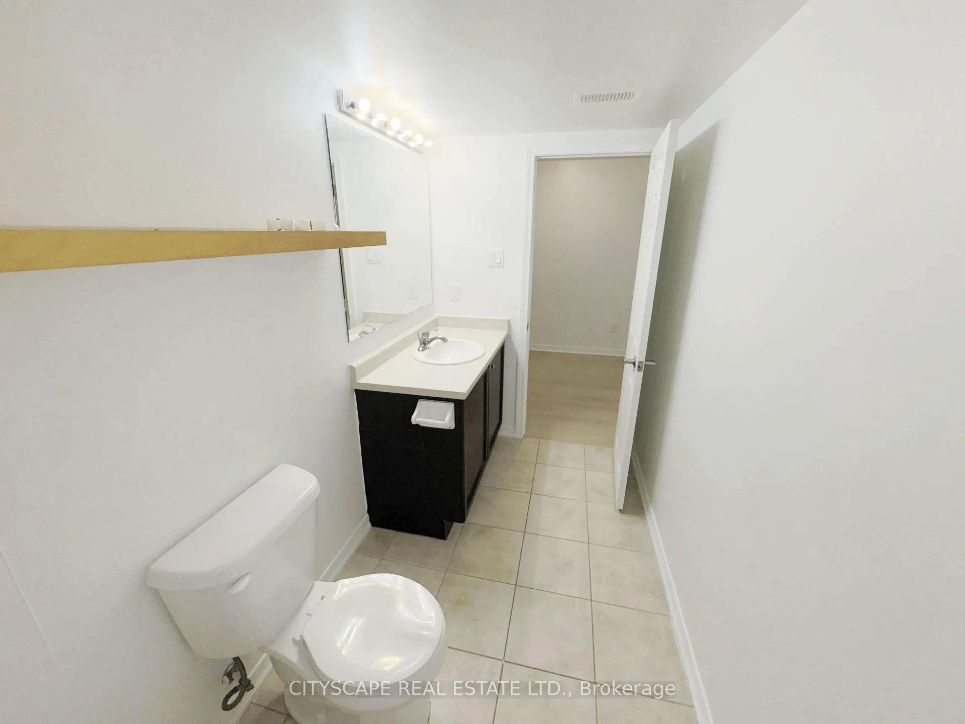 Photo 33 of 64 Honeyview Trail, Brampton, Bram East — HOMEH