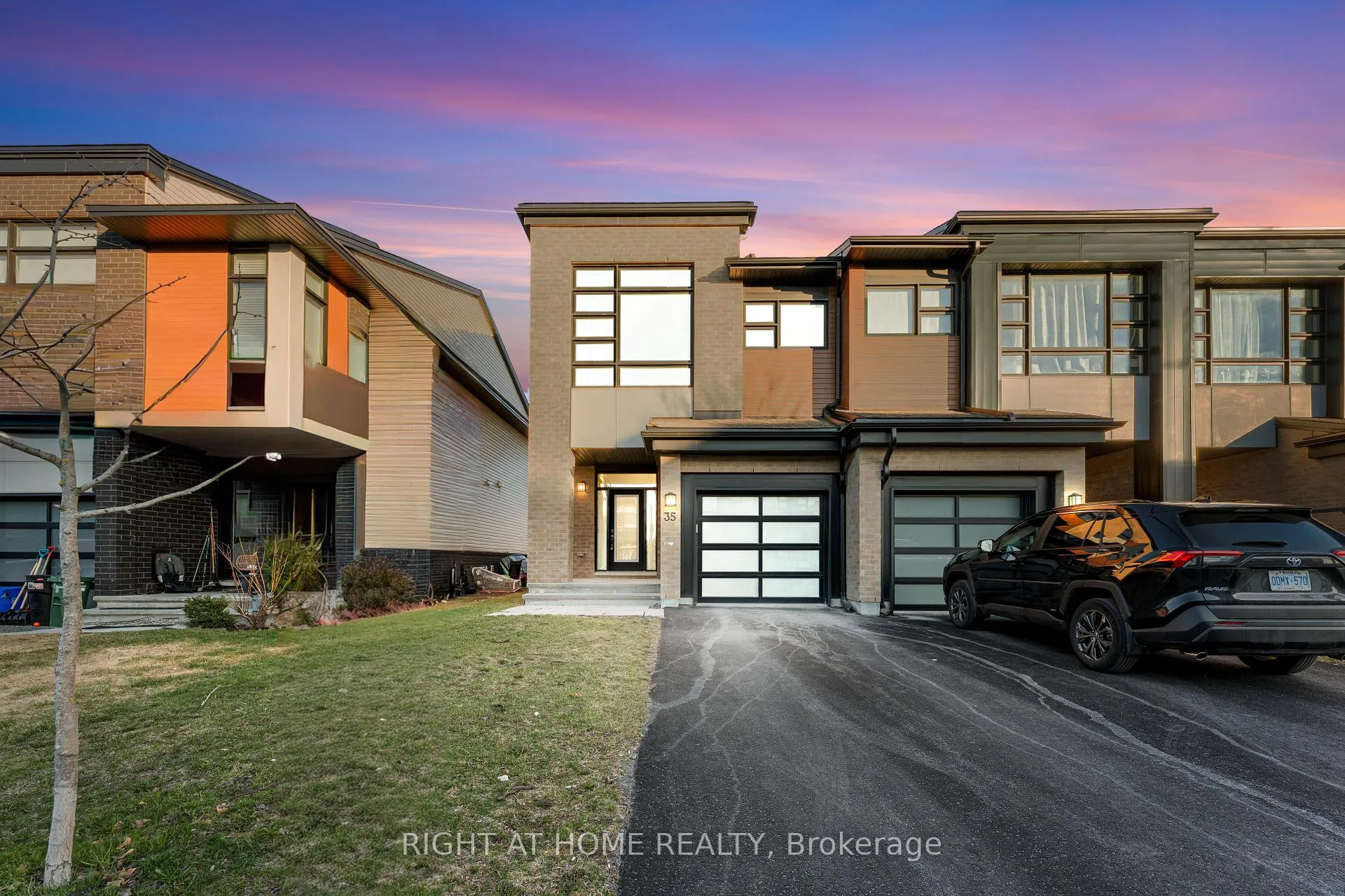 Photo 1 of 35 Plank Street, Ottawa, Kanata - Emerald Meadows/Trailwest — HOMEH