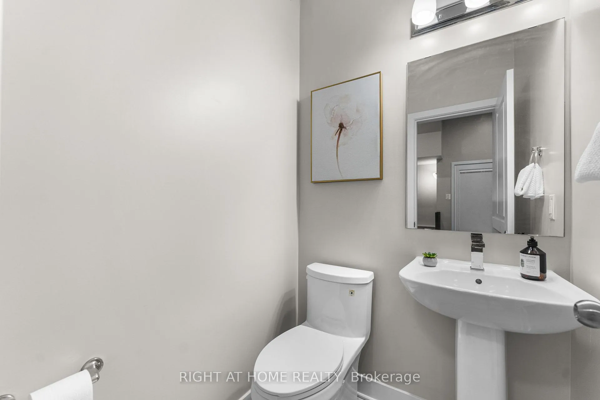 Photo 8 of 35 Plank Street, Ottawa, Kanata - Emerald Meadows/Trailwest — HOMEH