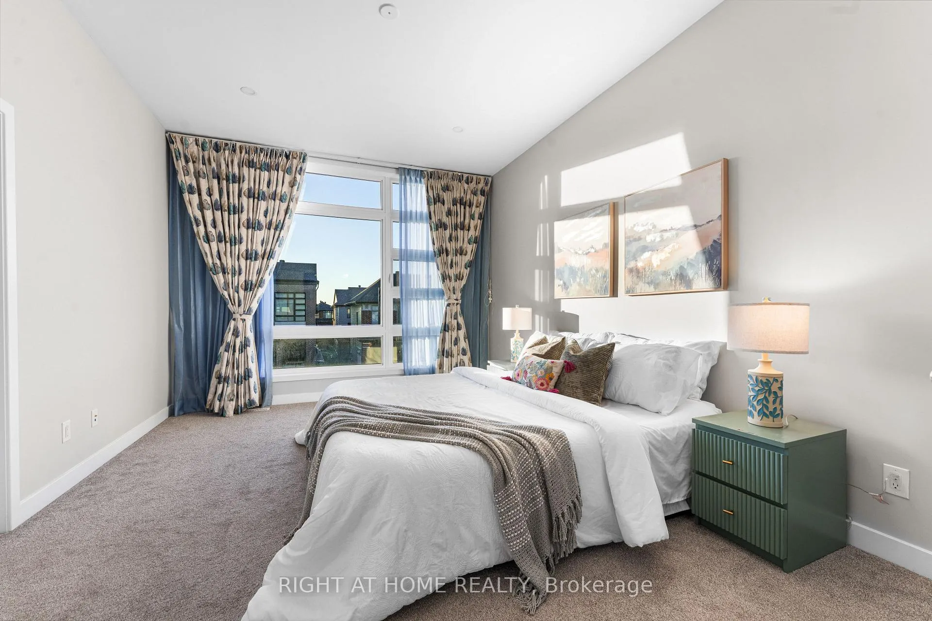 Photo 14 of 35 Plank Street, Ottawa, Kanata - Emerald Meadows/Trailwest — HOMEH