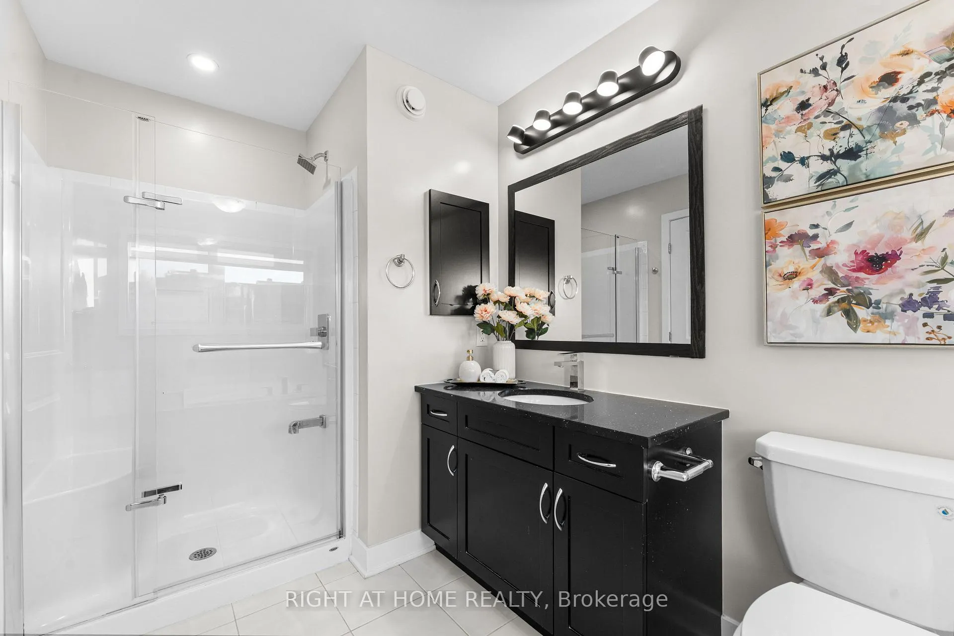 Photo 15 of 35 Plank Street, Ottawa, Kanata - Emerald Meadows/Trailwest — HOMEH