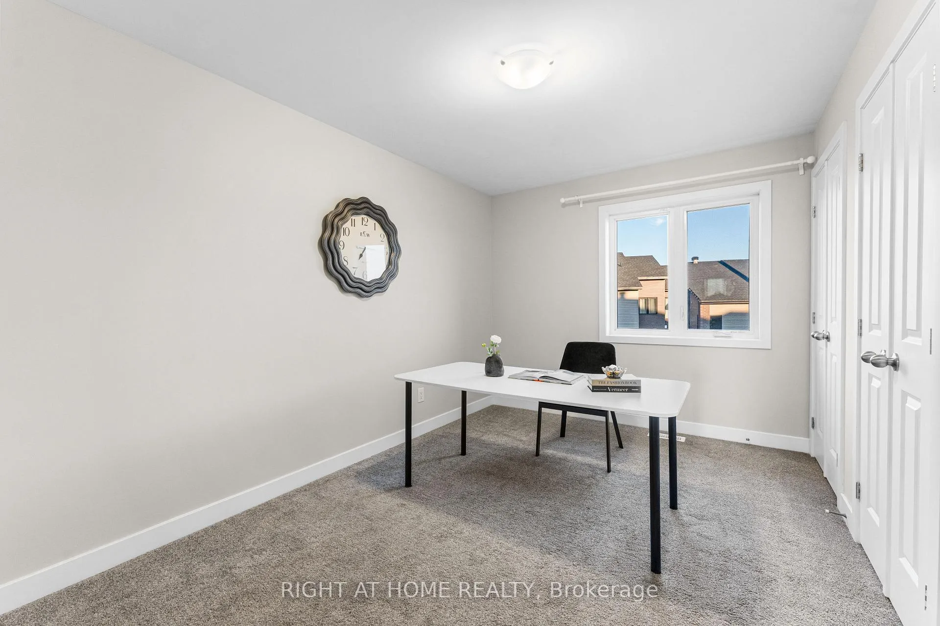Photo 22 of 35 Plank Street, Ottawa, Kanata - Emerald Meadows/Trailwest — HOMEH