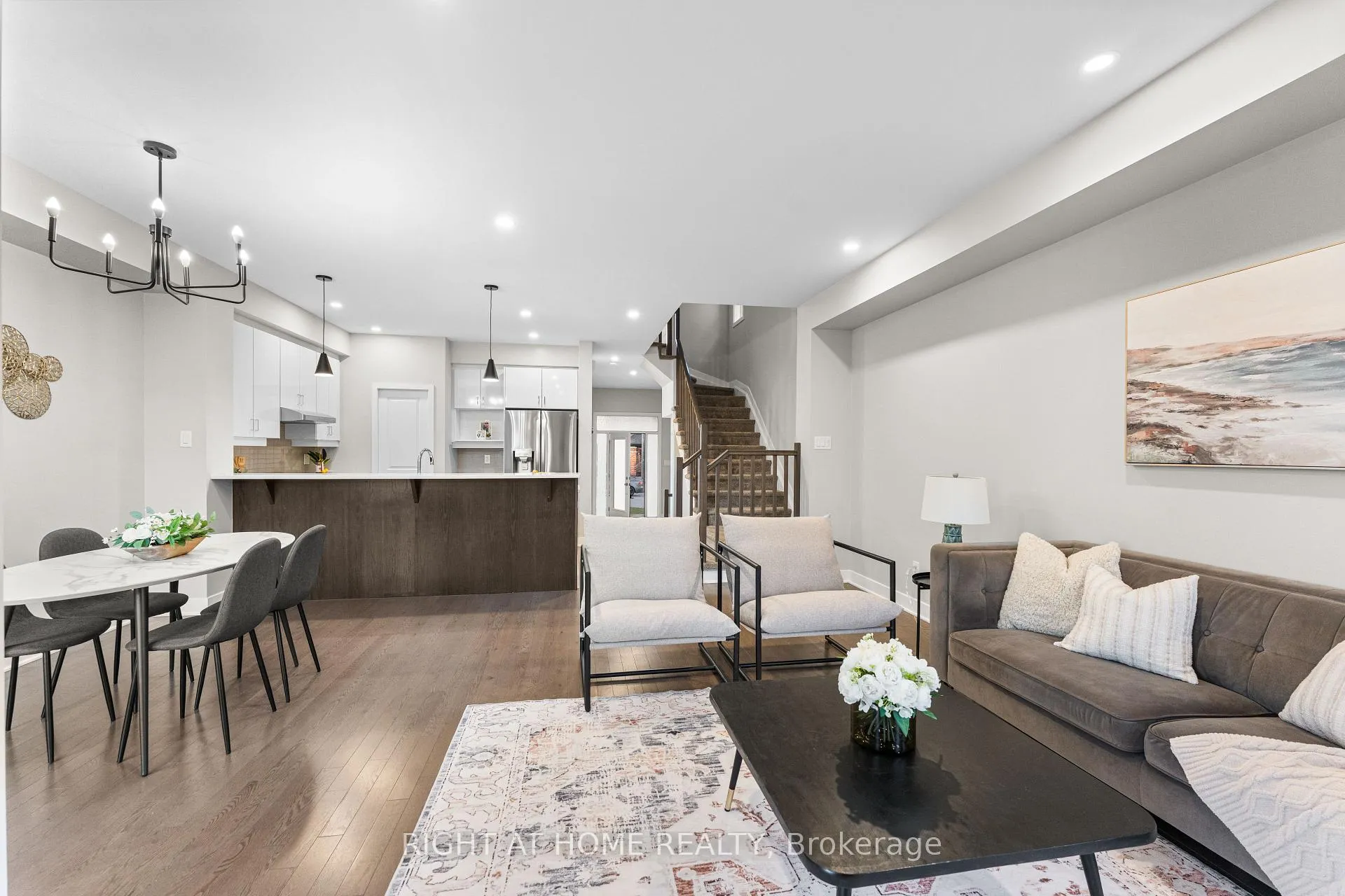 Photo 26 of 35 Plank Street, Ottawa, Kanata - Emerald Meadows/Trailwest — HOMEH