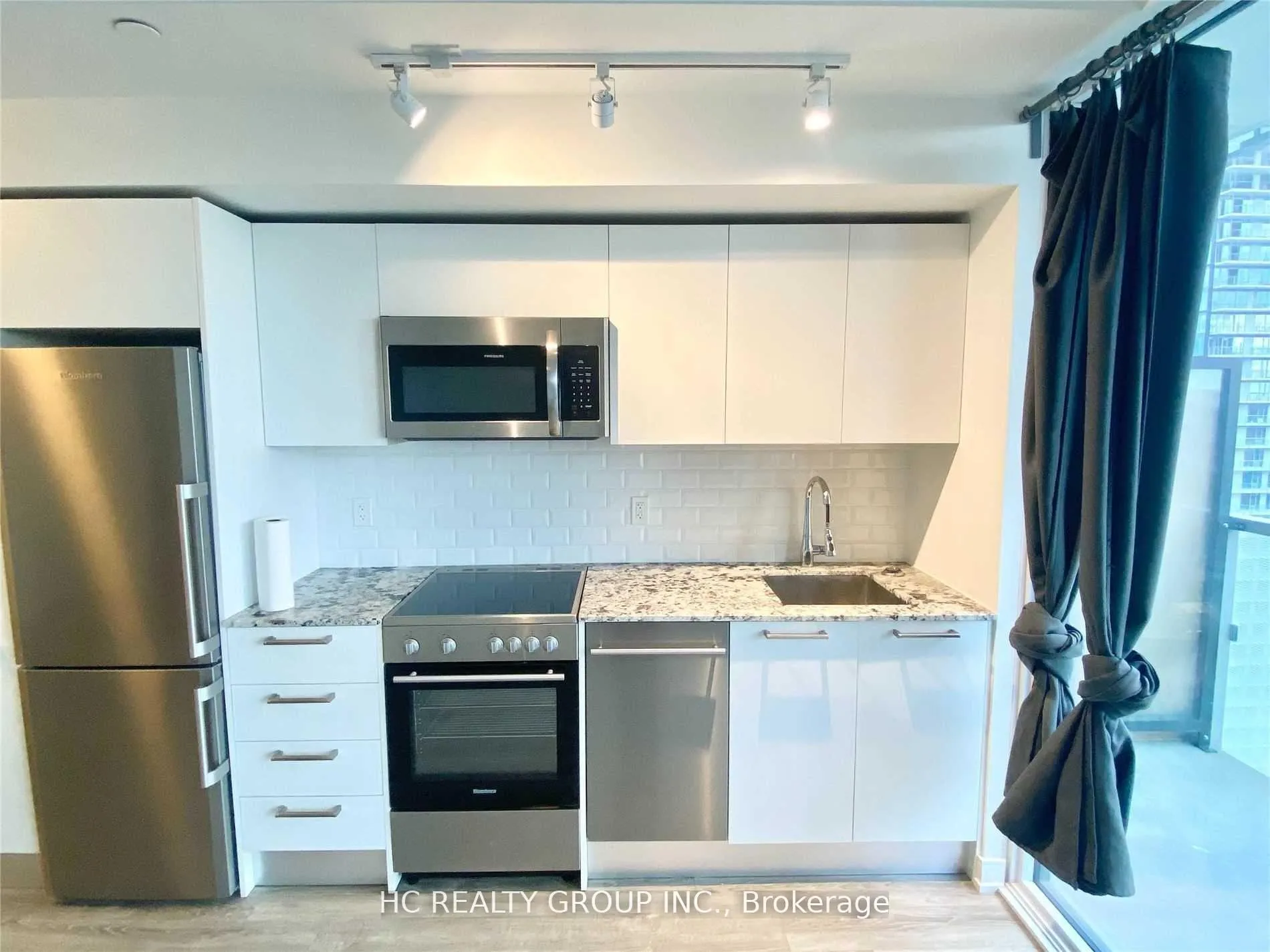Photo 2 of Unit 3508, 28 Wellesley Street E, Toronto, Church-Yonge Corridor — HOMEH