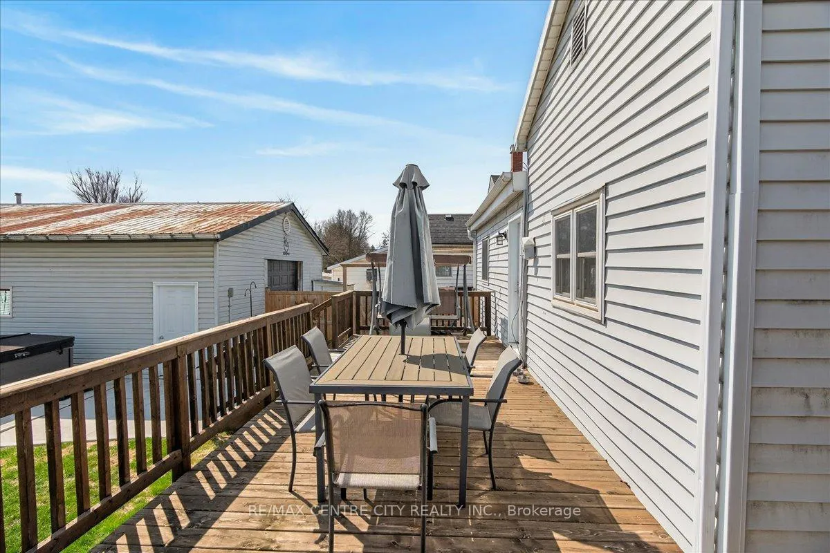 Photo 21 of 106 Metcalfe Street E, Strathroy-Caradoc, SE — HOMEH