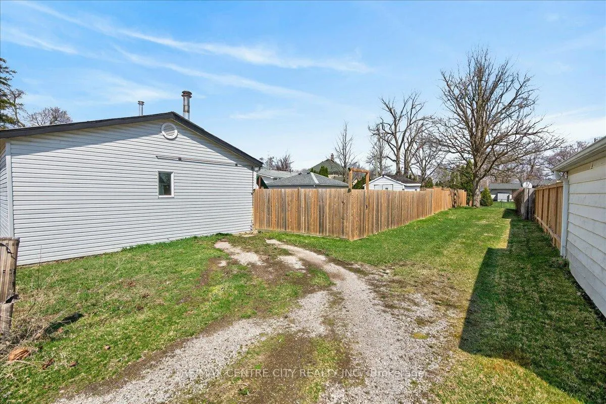 Photo 31 of 106 Metcalfe Street E, Strathroy-Caradoc, SE — HOMEH