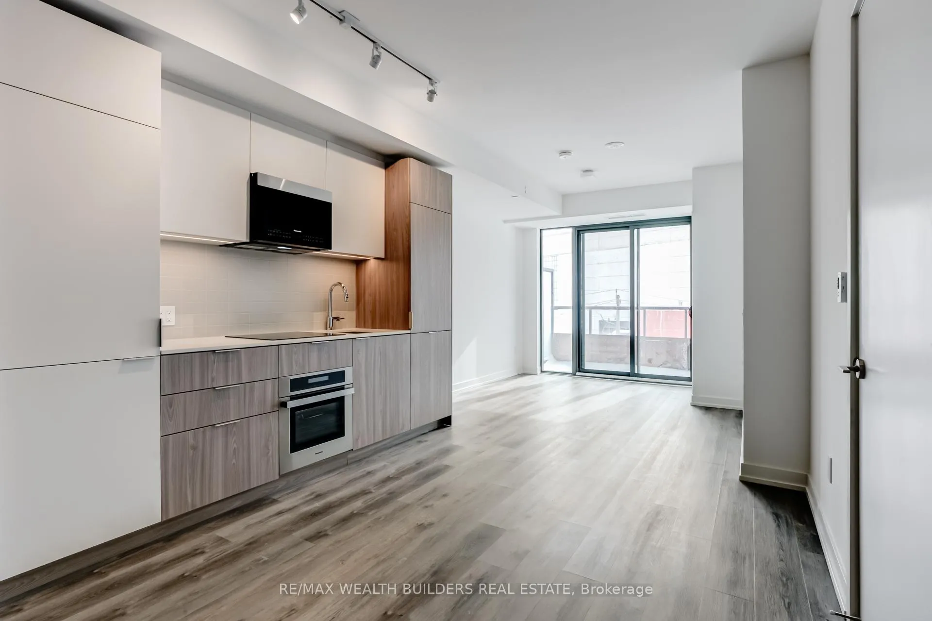 Photo 4 of Unit 323, 28 Eastern Avenue, Toronto, Moss Park — HOMEH