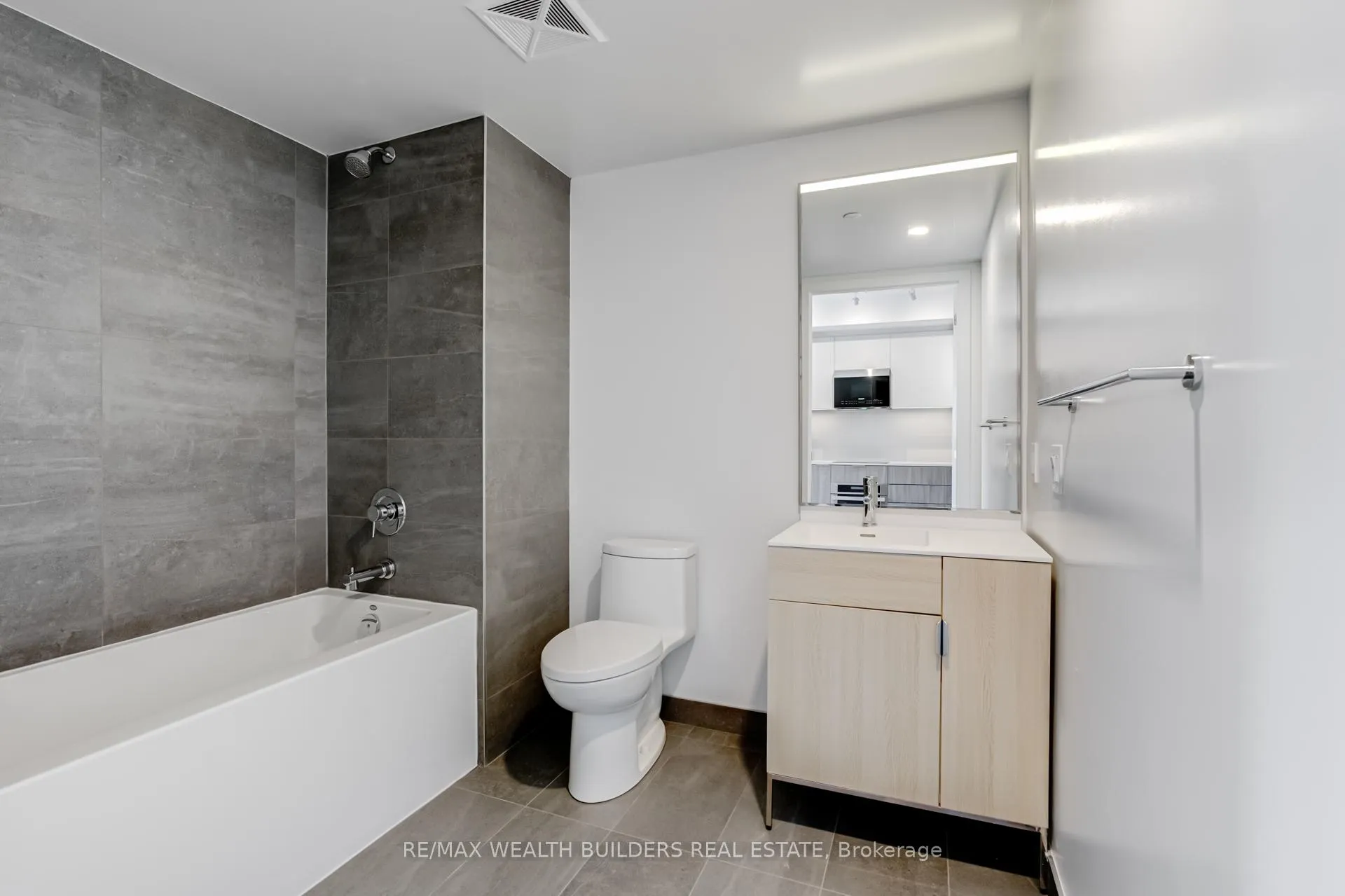 Photo 14 of Unit 323, 28 Eastern Avenue, Toronto, Moss Park — HOMEH