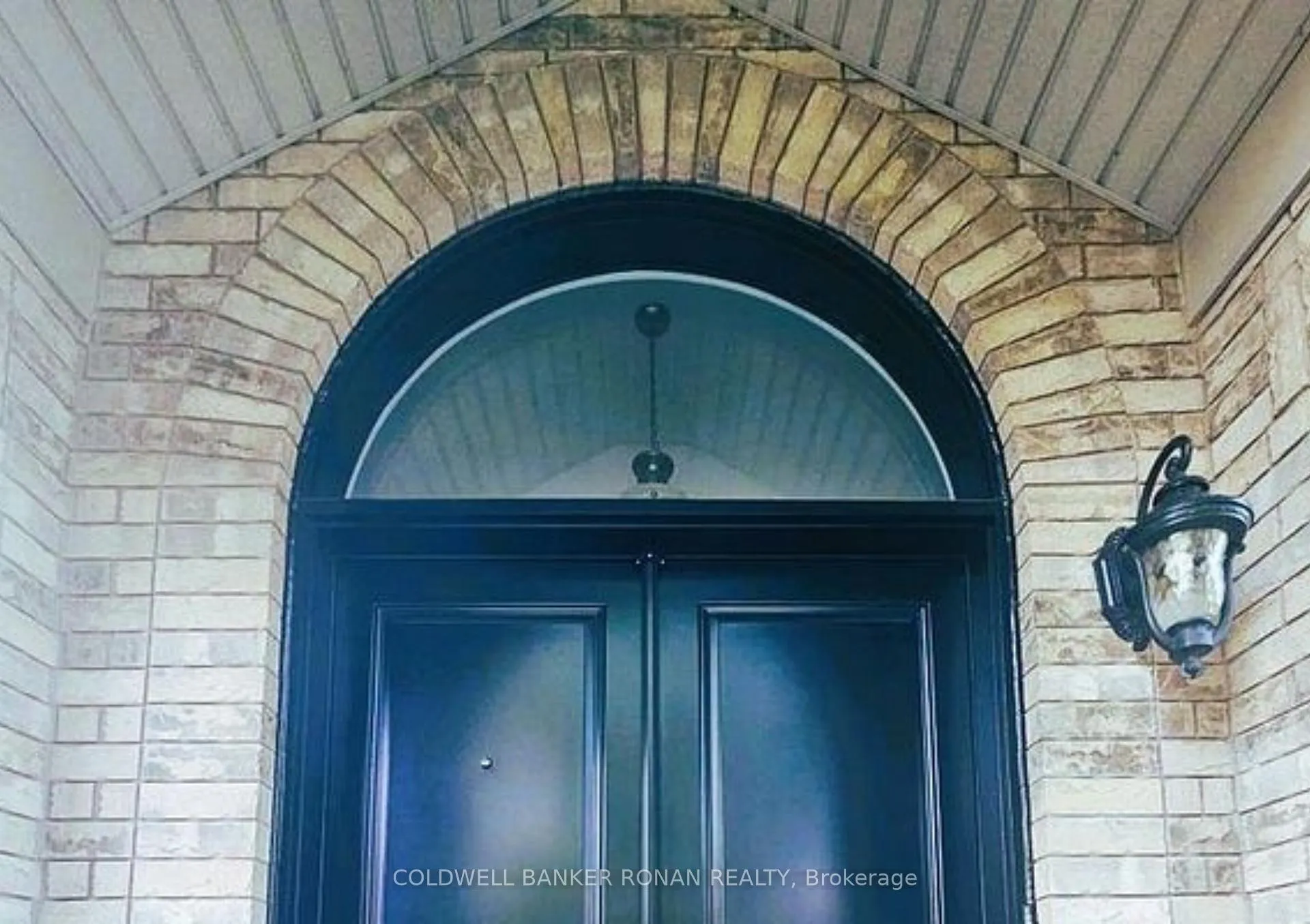 Photo 4 of 110 Petticoat Road, Vaughan, Patterson — HOMEH