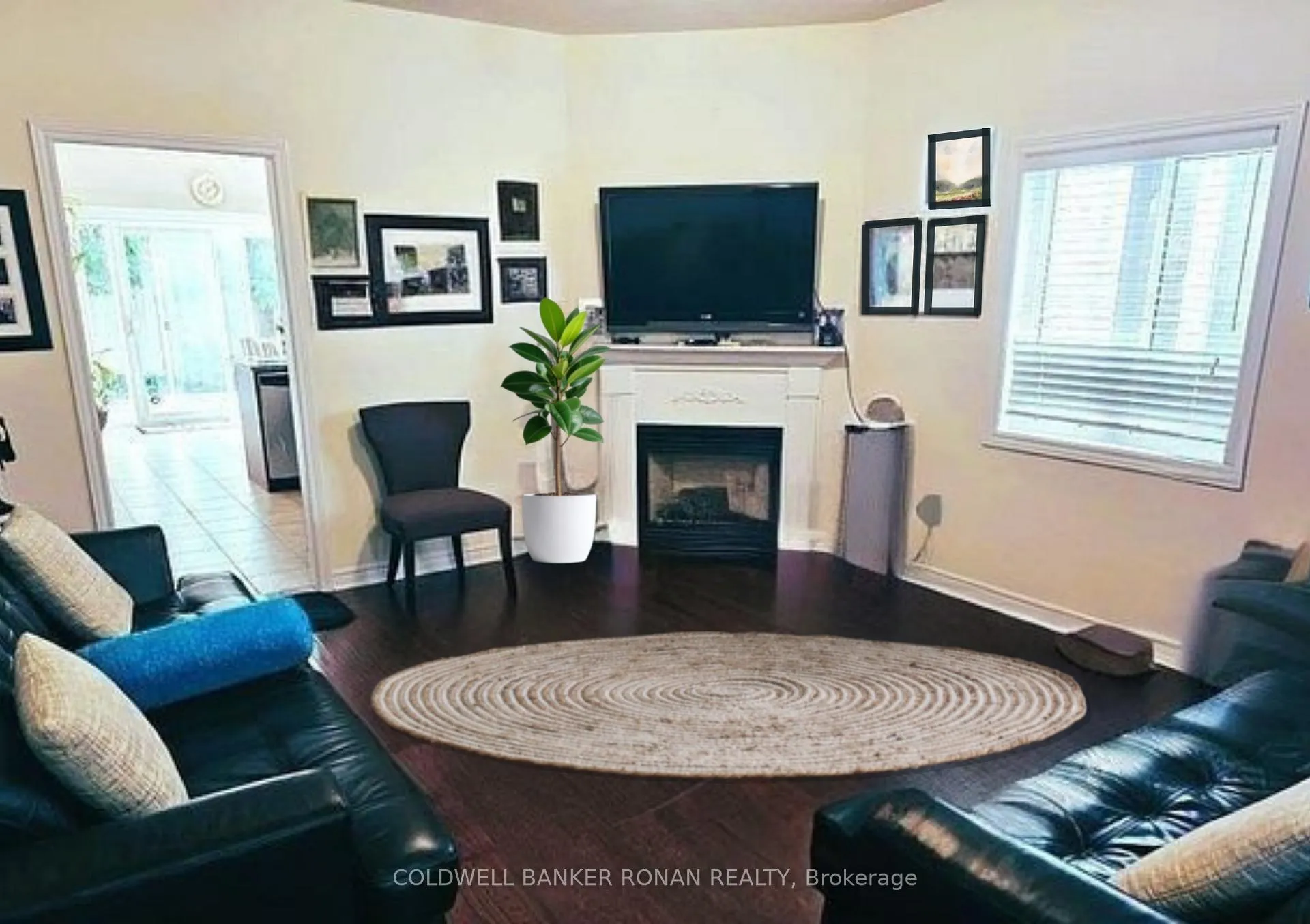 Photo 5 of 110 Petticoat Road, Vaughan, Patterson — HOMEH