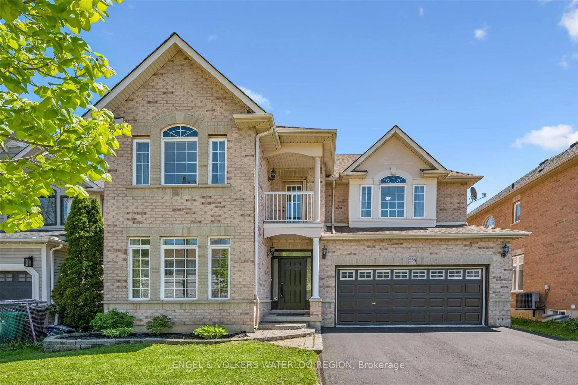 Photo 1 of 558 Winterburg Walk, Waterloo, Clair Hills — HOMEH