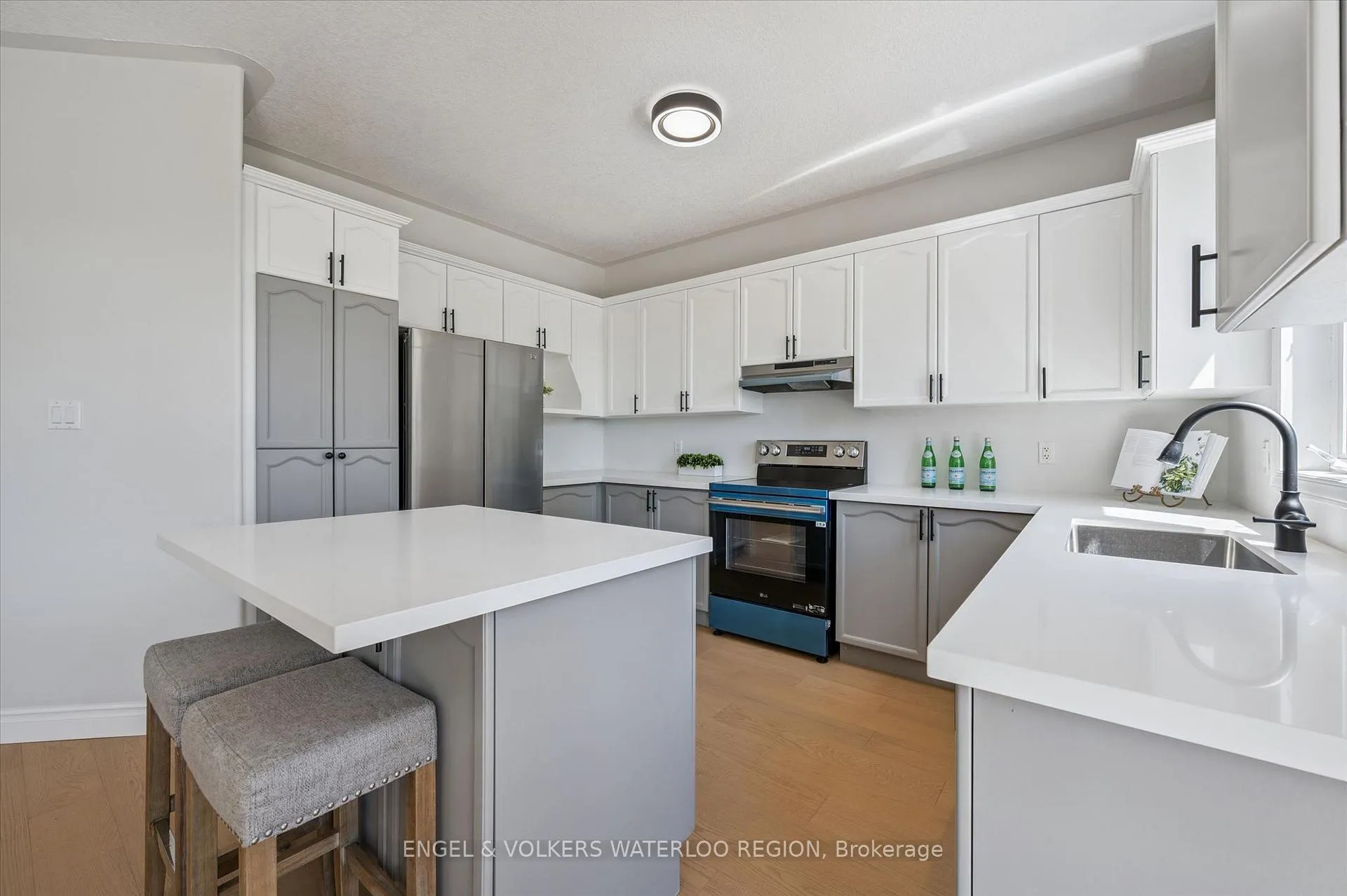 Photo 14 of 558 Winterburg Walk, Waterloo, Clair Hills — HOMEH