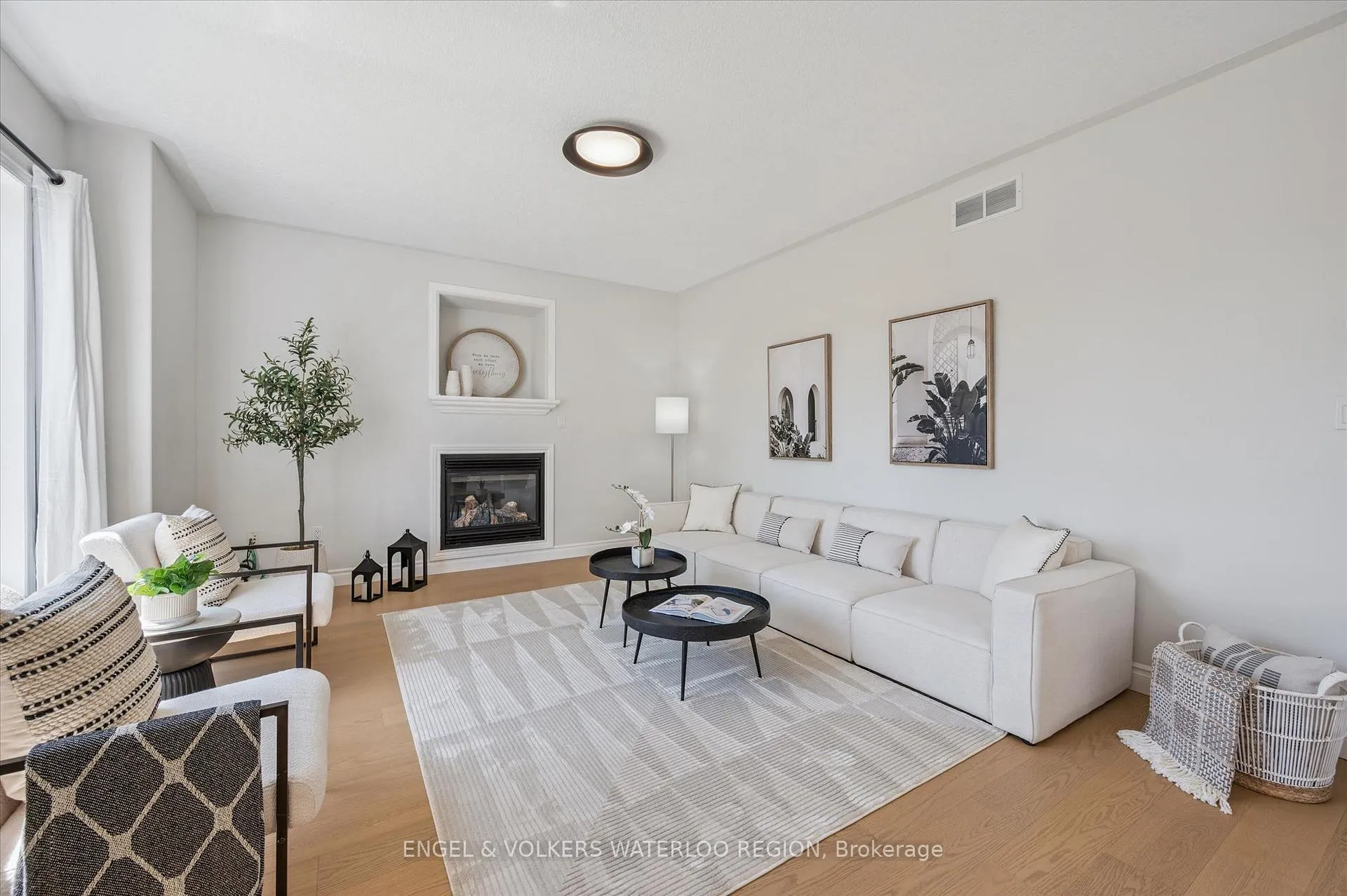 Photo 19 of 558 Winterburg Walk, Waterloo, Clair Hills — HOMEH