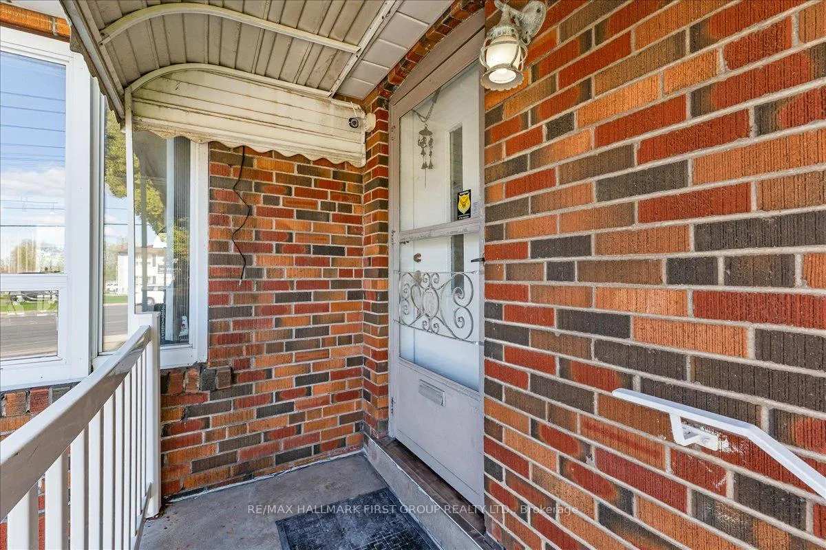 Photo 3 of 2690 Islington Avenue, Etobicoke, Thistletown-Beaumonde Heights — HOMEH