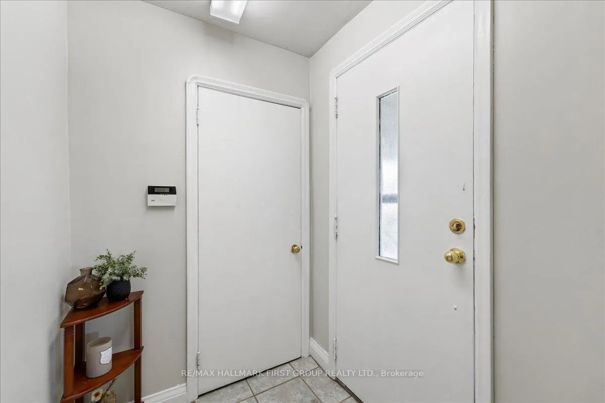 Photo 4 of 2690 Islington Avenue, Etobicoke, Thistletown-Beaumonde Heights — HOMEH