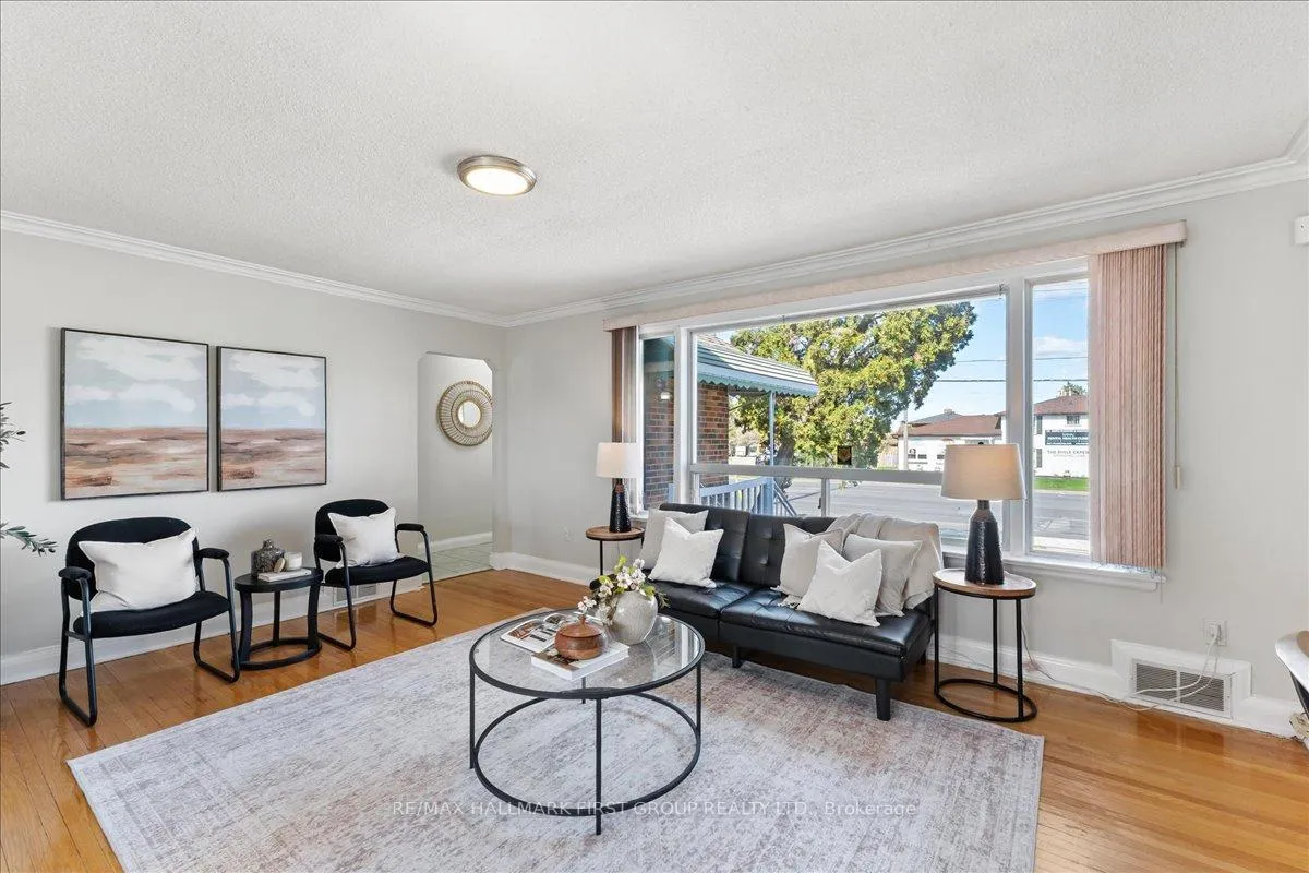 Photo 8 of 2690 Islington Avenue, Etobicoke, Thistletown-Beaumonde Heights — HOMEH