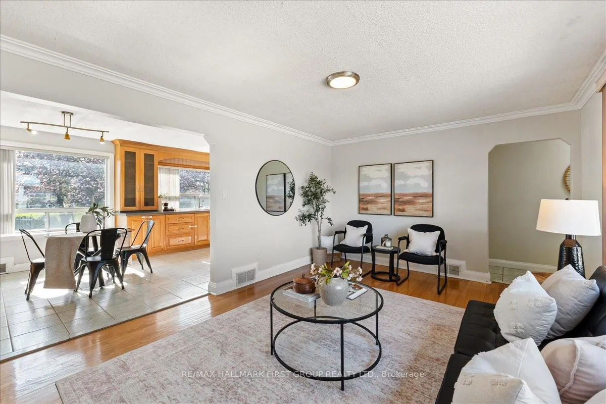 Photo 10 of 2690 Islington Avenue, Etobicoke, Thistletown-Beaumonde Heights — HOMEH