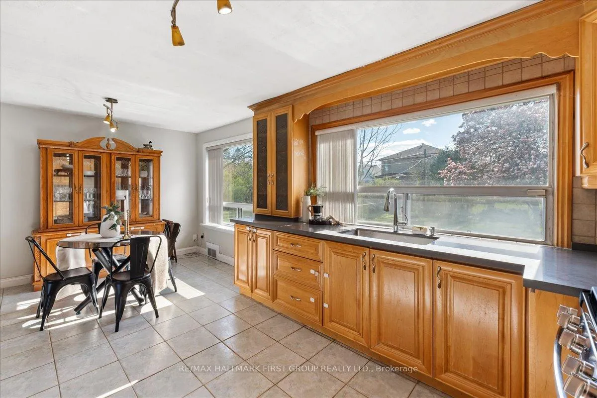 Photo 11 of 2690 Islington Avenue, Etobicoke, Thistletown-Beaumonde Heights — HOMEH
