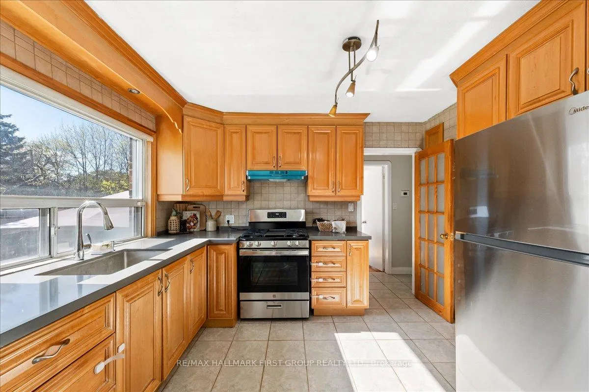 Photo 13 of 2690 Islington Avenue, Etobicoke, Thistletown-Beaumonde Heights — HOMEH