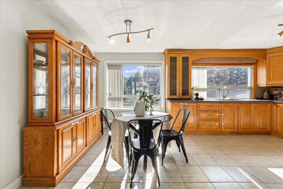 Photo 16 of 2690 Islington Avenue, Etobicoke, Thistletown-Beaumonde Heights — HOMEH