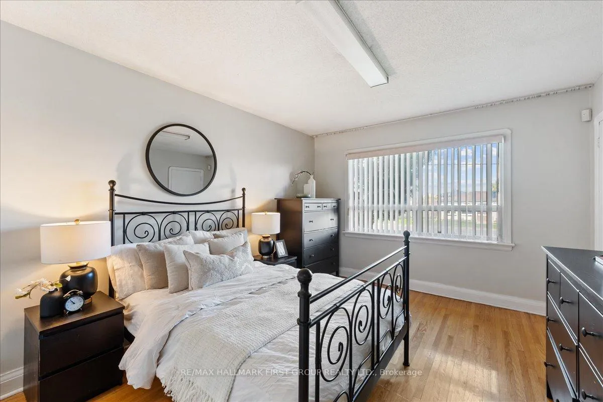 Photo 18 of 2690 Islington Avenue, Etobicoke, Thistletown-Beaumonde Heights — HOMEH