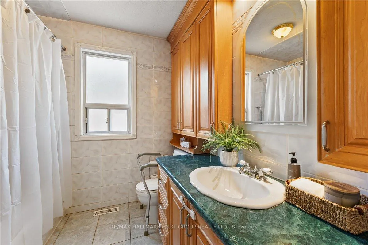 Photo 21 of 2690 Islington Avenue, Etobicoke, Thistletown-Beaumonde Heights — HOMEH