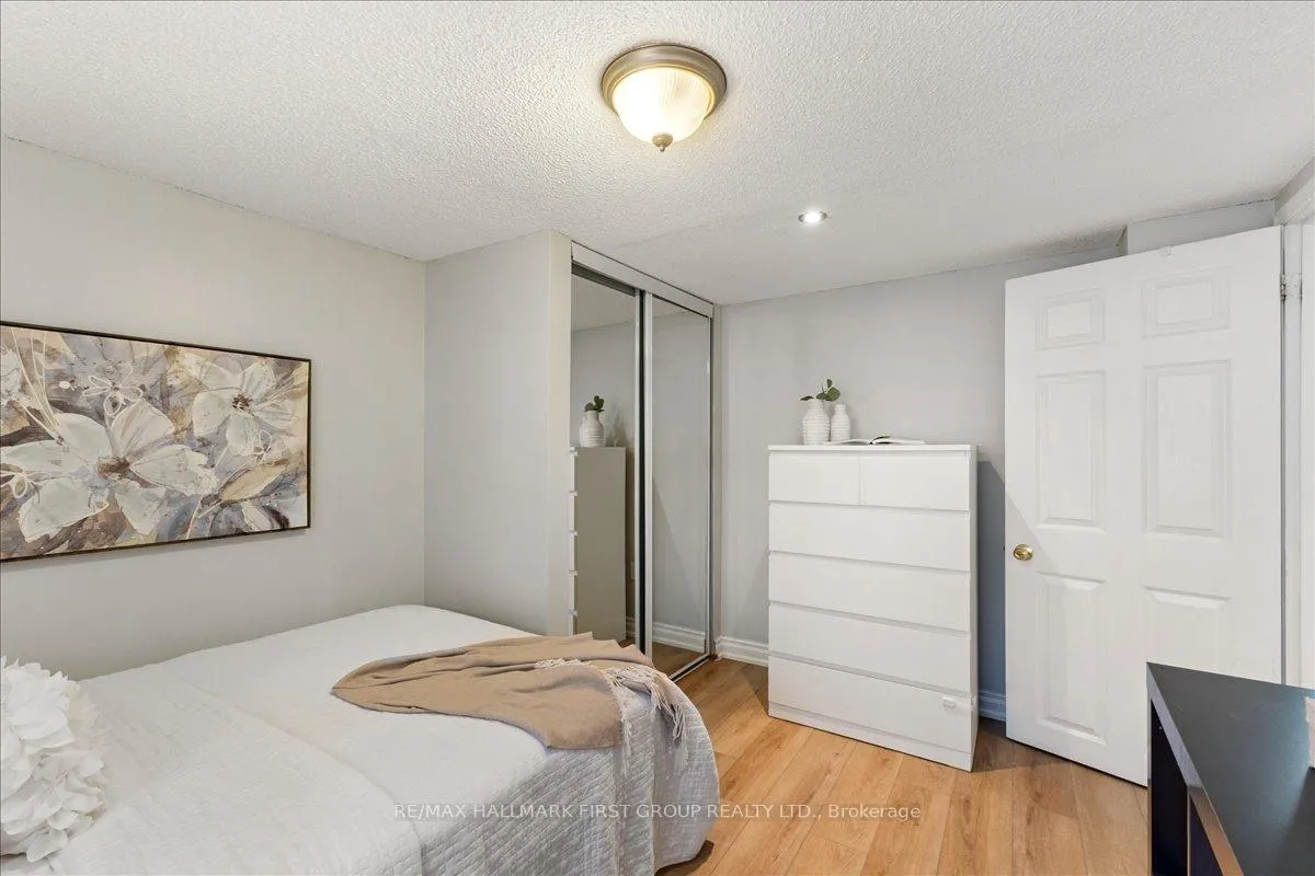 Photo 37 of 2690 Islington Avenue, Etobicoke, Thistletown-Beaumonde Heights — HOMEH