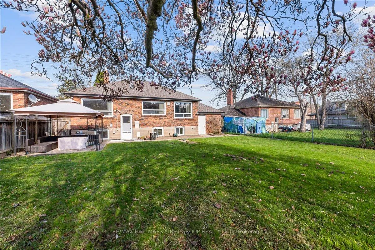 Photo 43 of 2690 Islington Avenue, Etobicoke, Thistletown-Beaumonde Heights — HOMEH