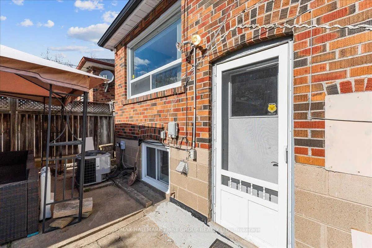 Photo 45 of 2690 Islington Avenue, Etobicoke, Thistletown-Beaumonde Heights — HOMEH