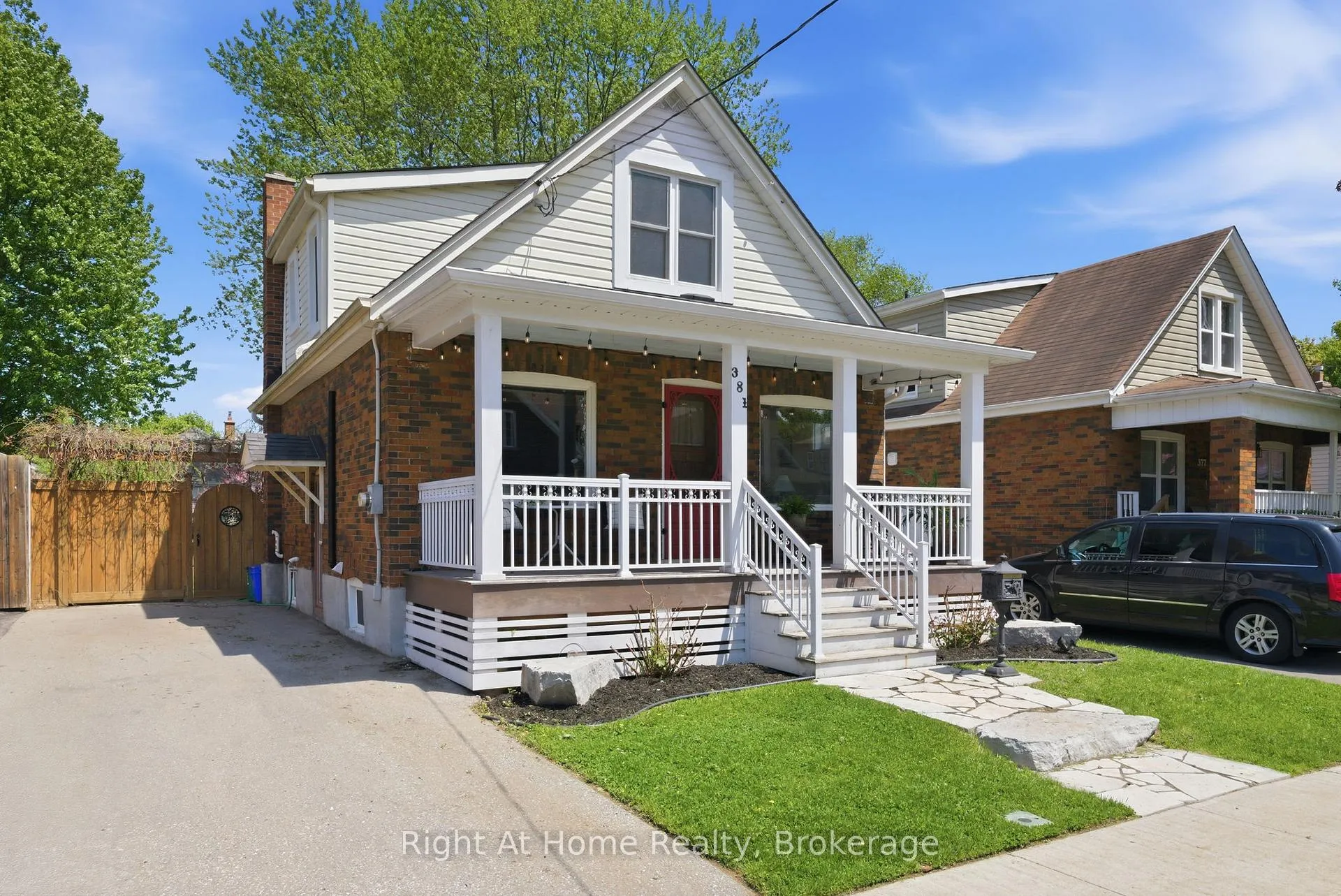 Photo 3 of 381 Jarvis Street, Oshawa, O'Neill — HOMEH