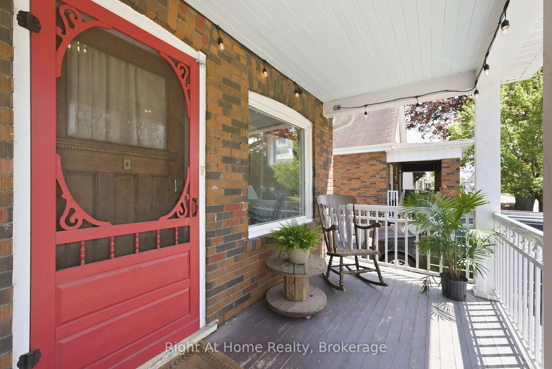 Photo 5 of 381 Jarvis Street, Oshawa, O'Neill — HOMEH