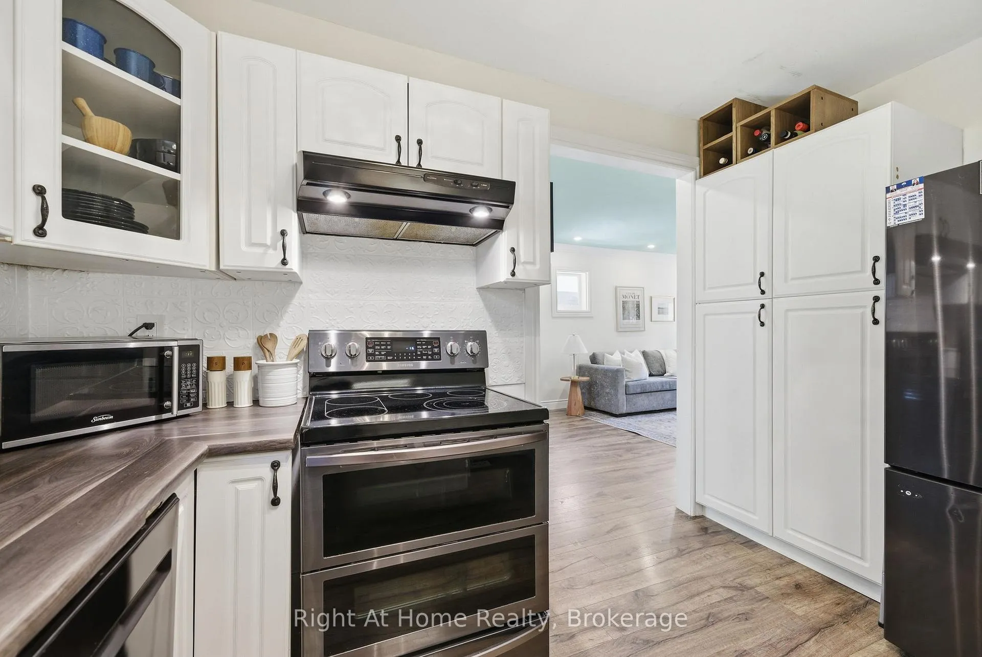 Photo 14 of 381 Jarvis Street, Oshawa, O'Neill — HOMEH
