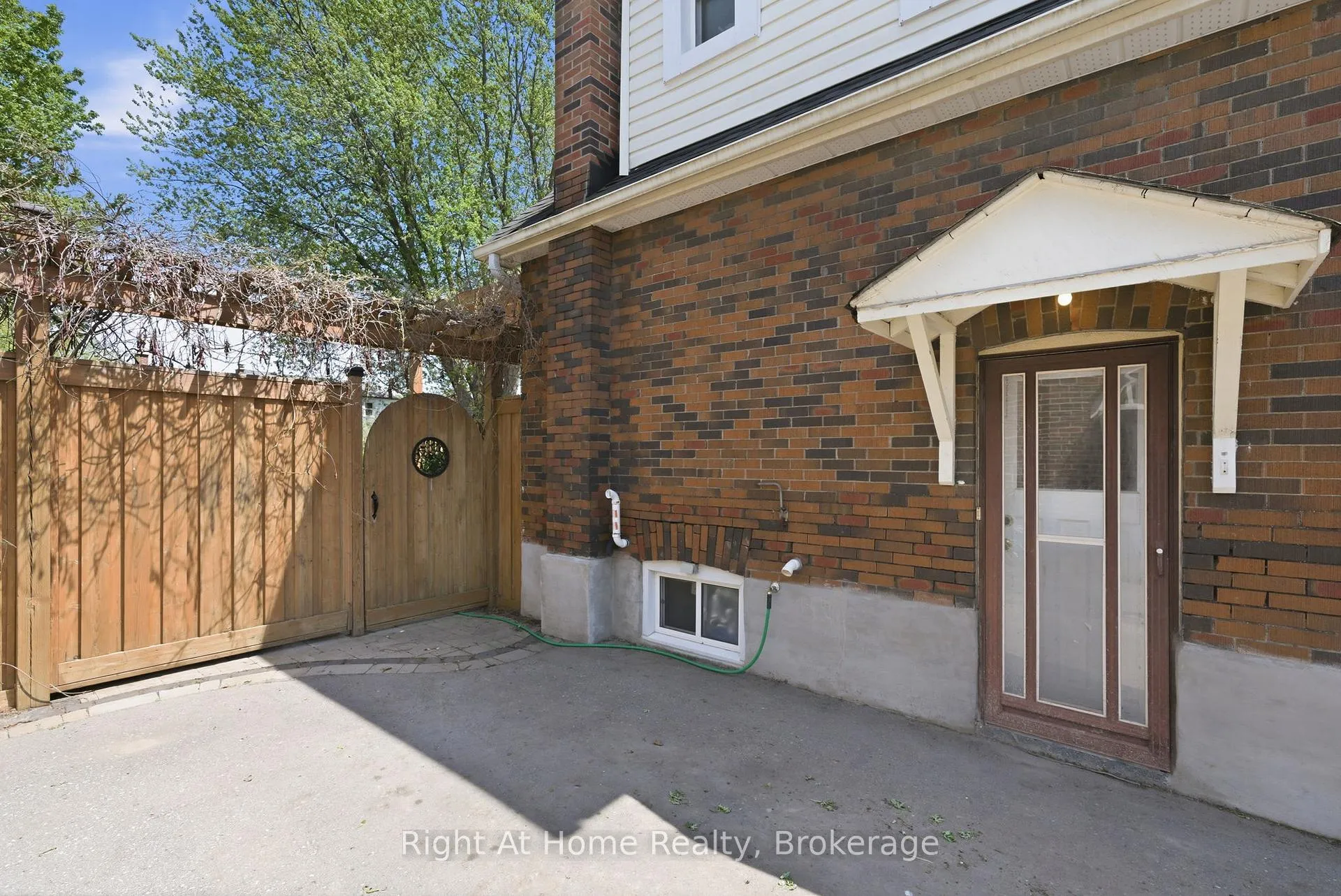 Photo 32 of 381 Jarvis Street, Oshawa, O'Neill — HOMEH