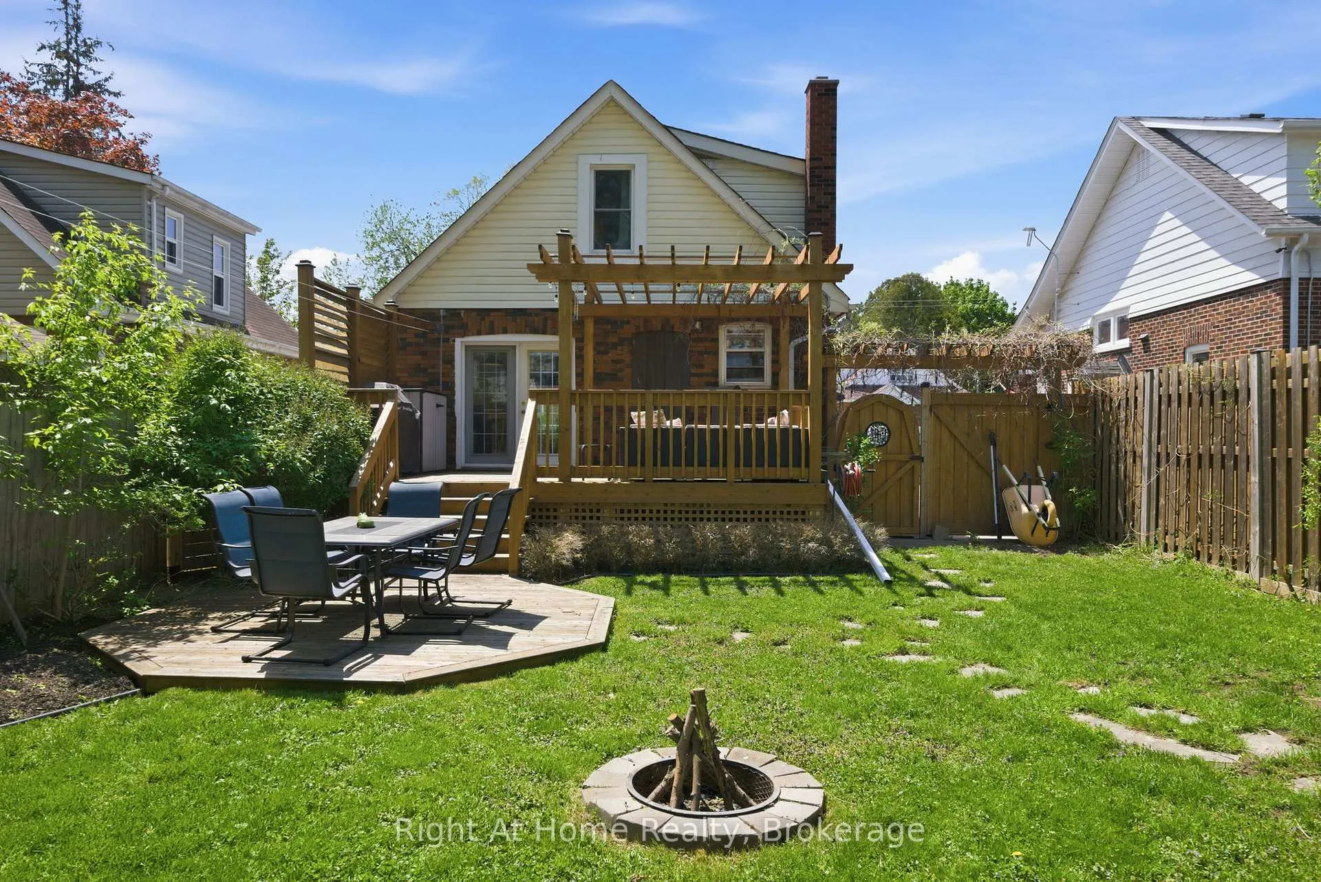Photo 35 of 381 Jarvis Street, Oshawa, O'Neill — HOMEH