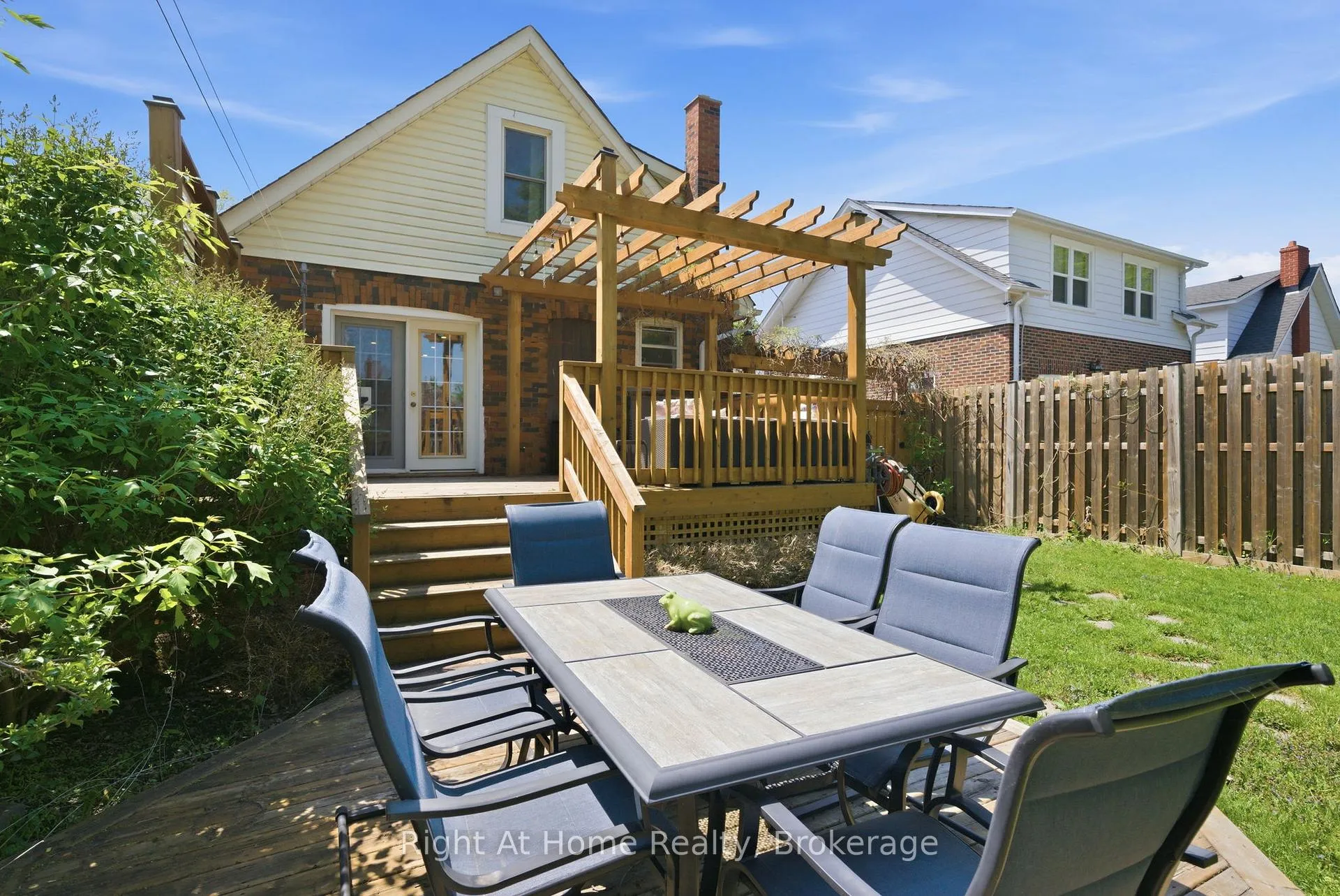 Photo 36 of 381 Jarvis Street, Oshawa, O'Neill — HOMEH