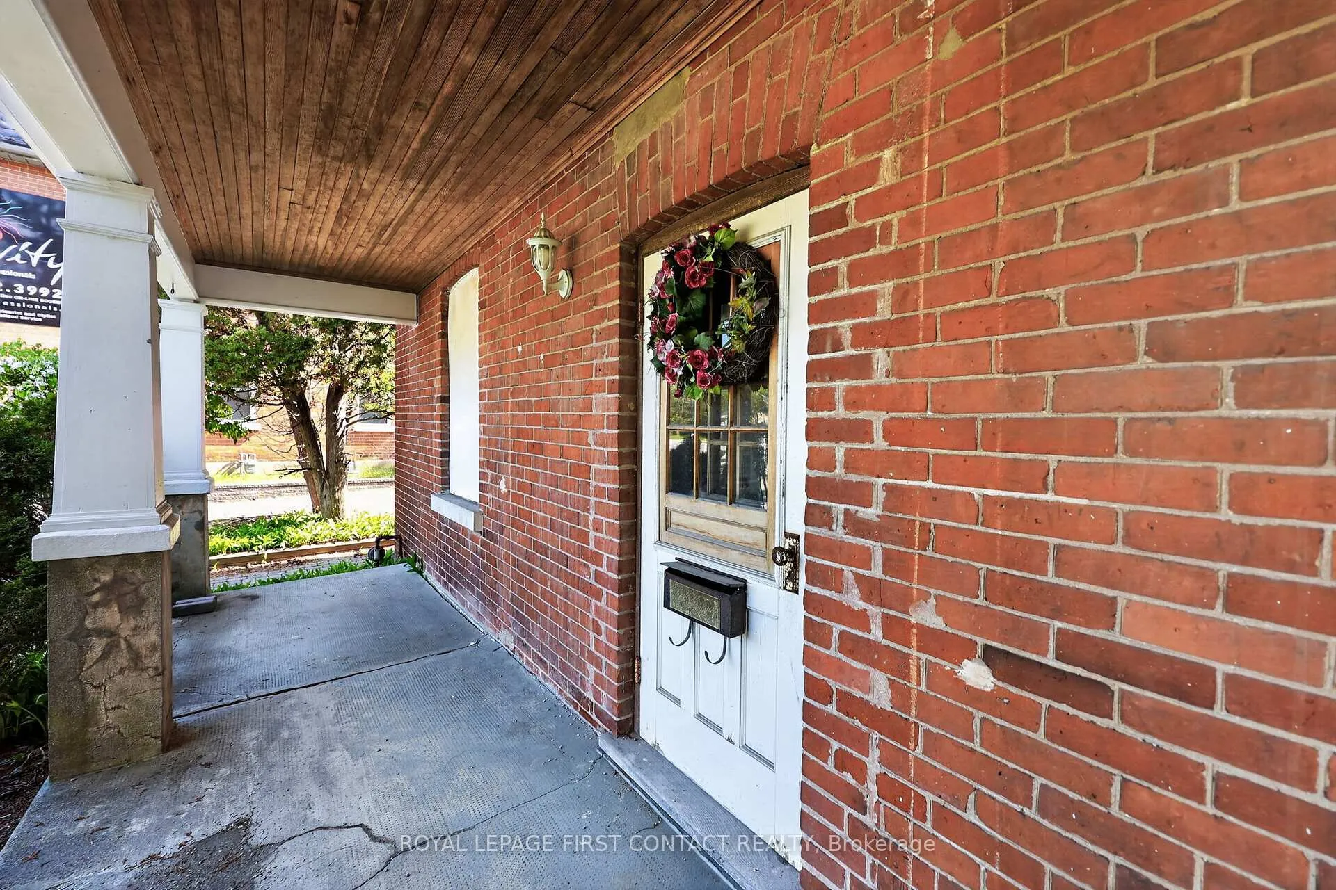 Photo 3 of 202 Bradford Street, Barrie, Allandale Centre — HOMEH
