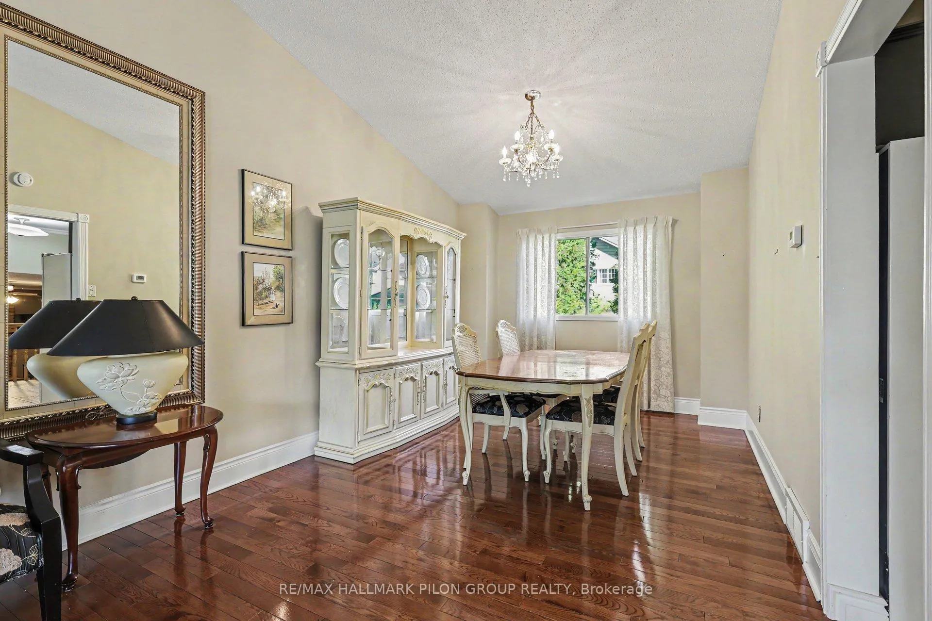 Photo 8 of 6350 Larmond Avenue, Ottawa, Chateauneuf — HOMEH