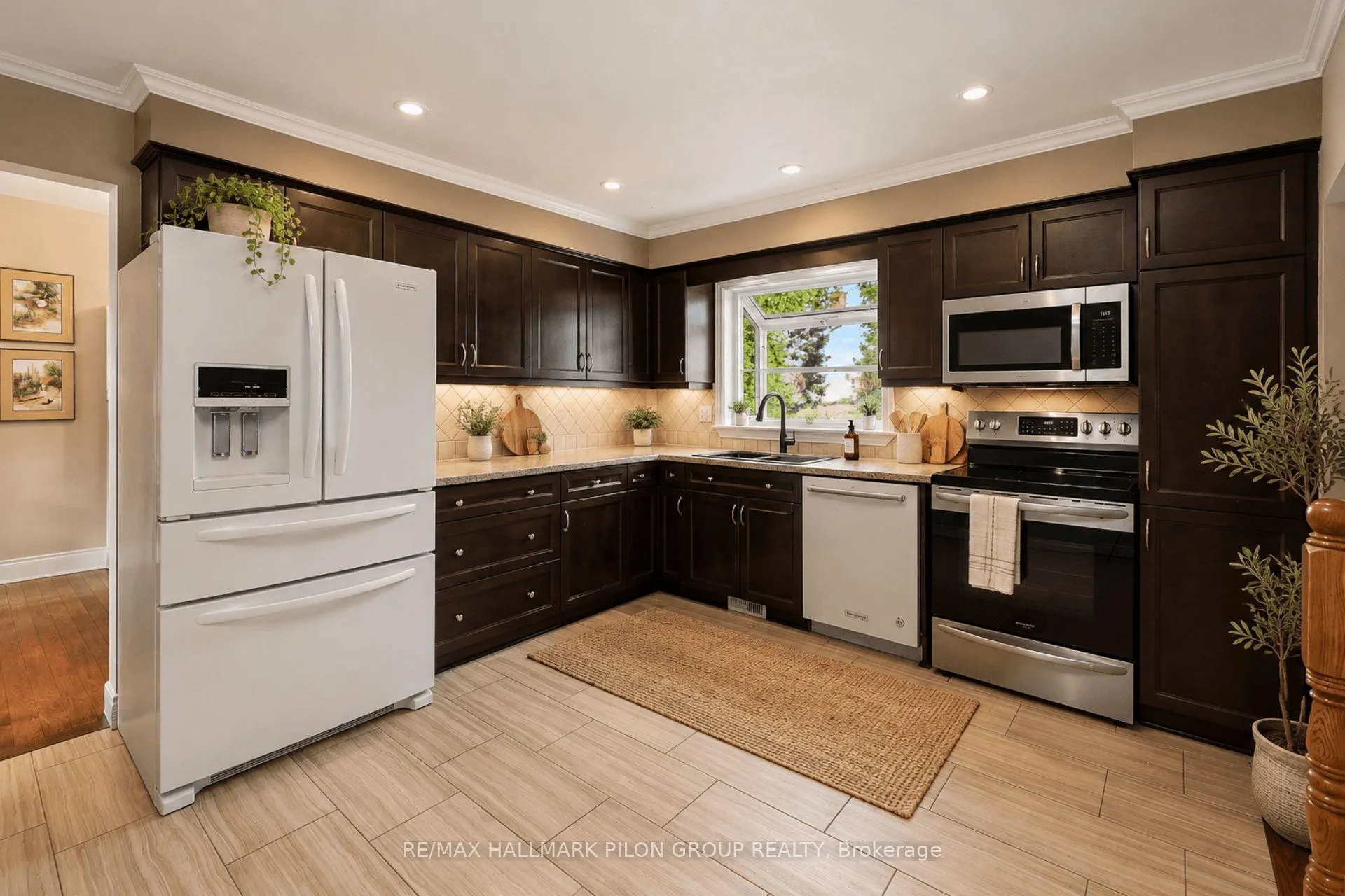 Photo 9 of 6350 Larmond Avenue, Ottawa, Chateauneuf — HOMEH