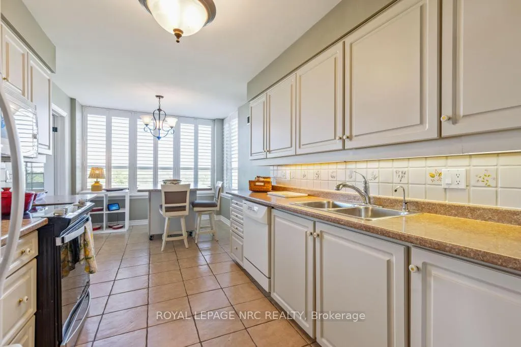 Photo 7 of Unit 804, 3 Towering Heights Boulevard, St. Catharines, Glendale/Glenridge — HOMEH