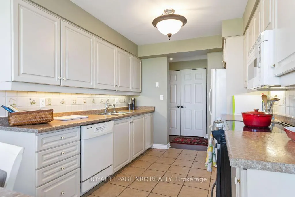 Photo 9 of Unit 804, 3 Towering Heights Boulevard, St. Catharines, Glendale/Glenridge — HOMEH