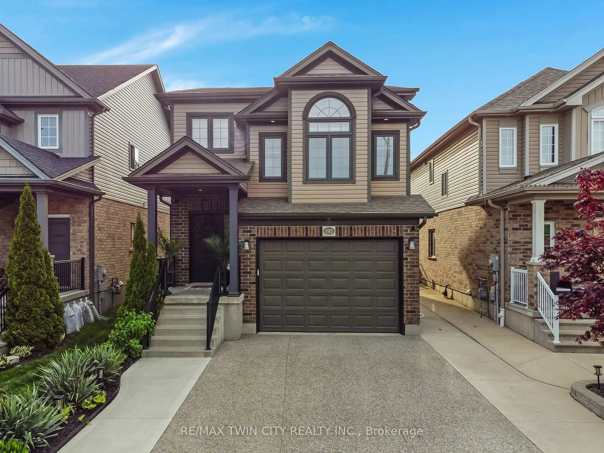Photo 1 of 195 Hardcastle Drive, Cambridge — HOMEH