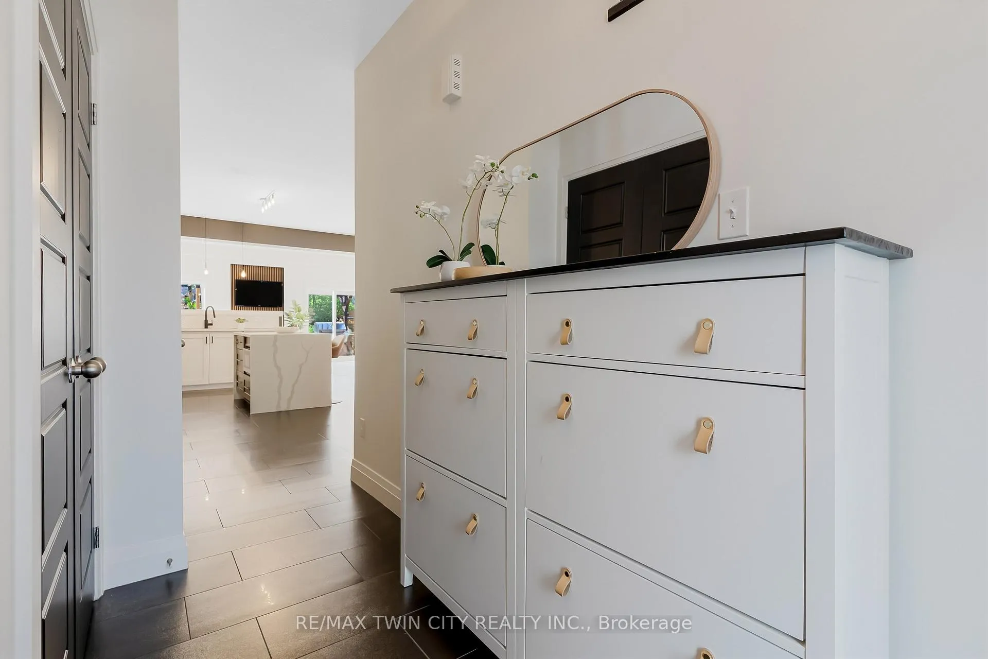 Photo 5 of 195 Hardcastle Drive, Cambridge — HOMEH