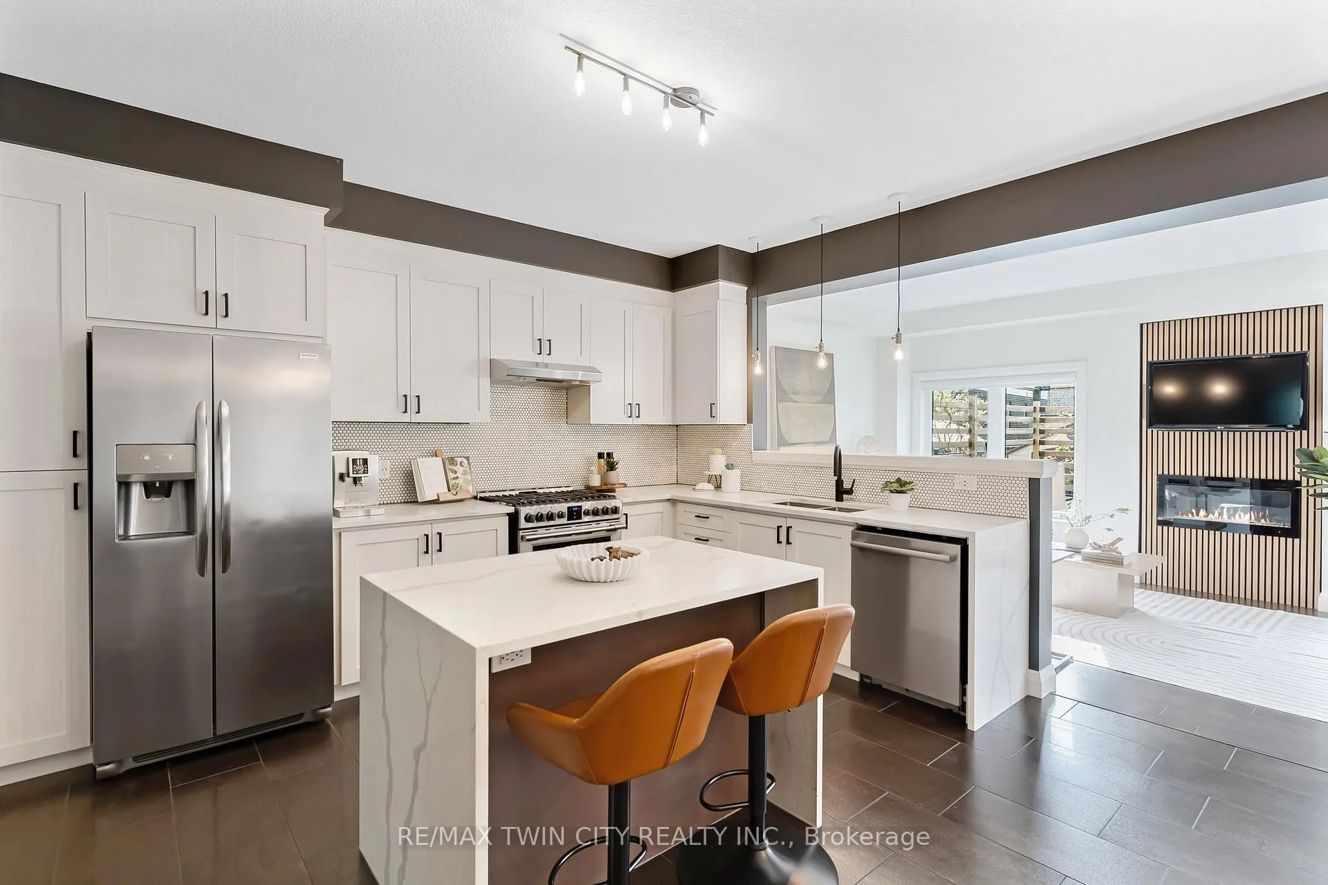 Photo 11 of 195 Hardcastle Drive, Cambridge — HOMEH