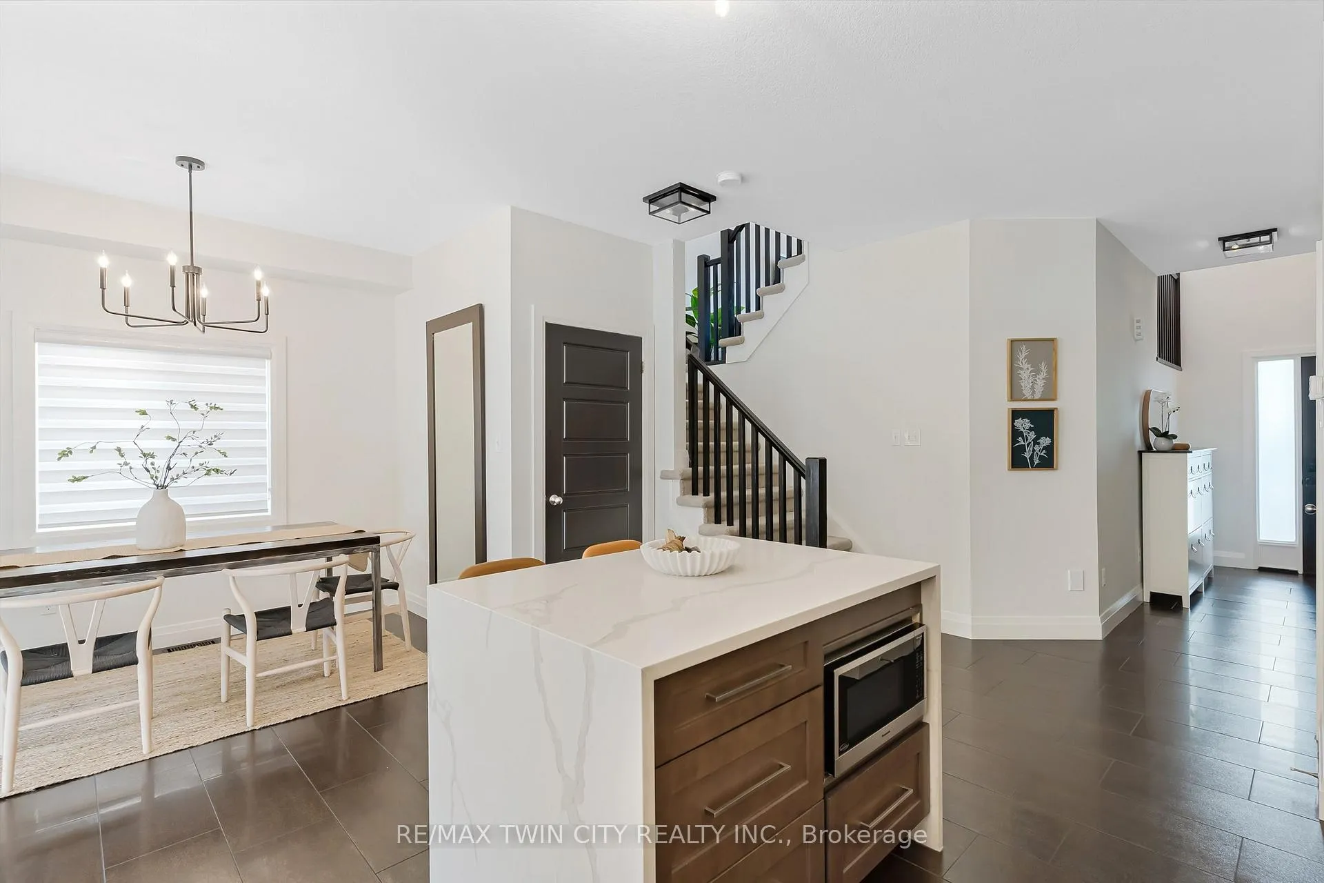Photo 14 of 195 Hardcastle Drive, Cambridge — HOMEH