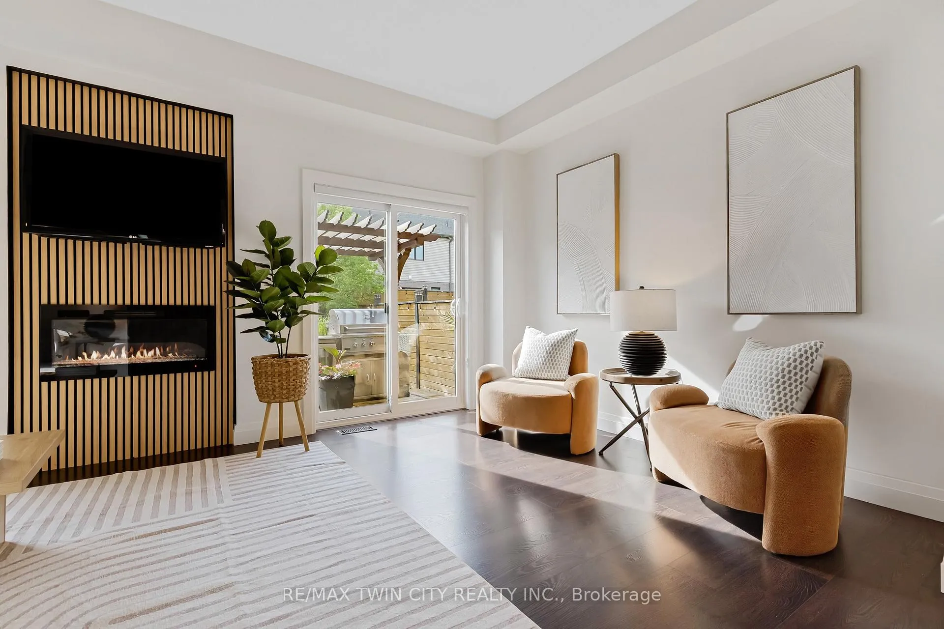 Photo 18 of 195 Hardcastle Drive, Cambridge — HOMEH