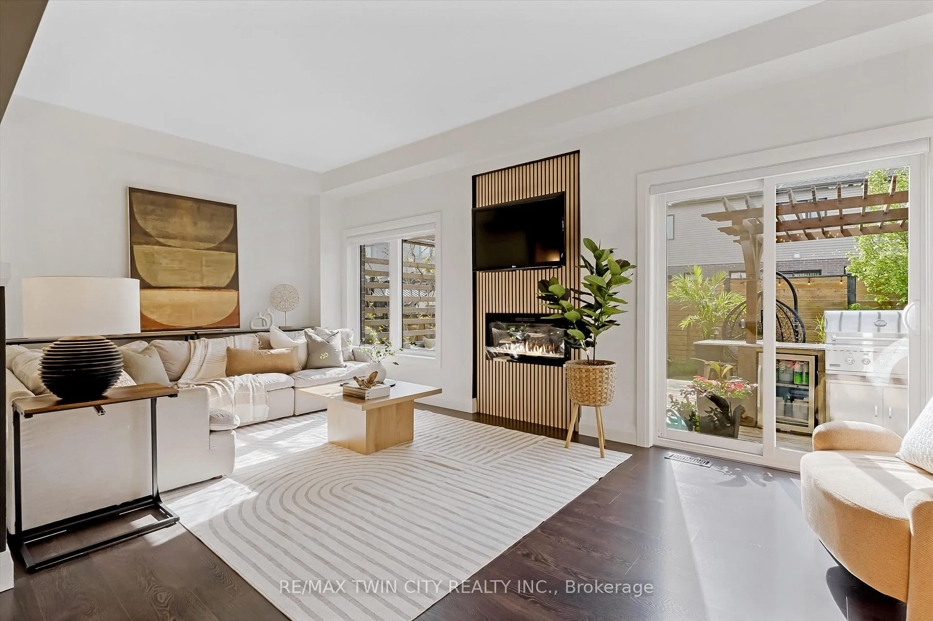 Photo 19 of 195 Hardcastle Drive, Cambridge — HOMEH