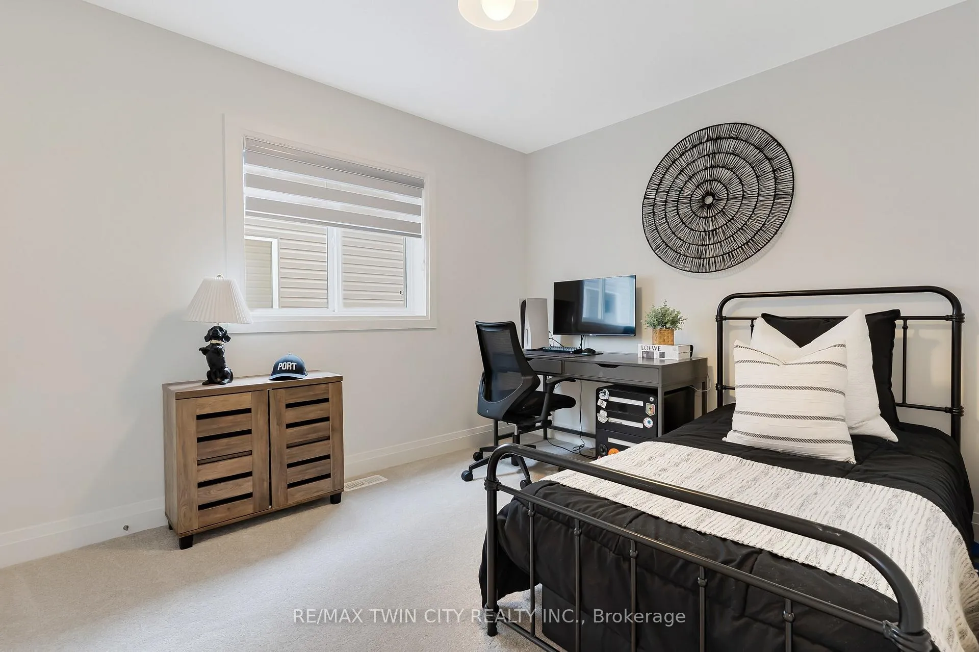 Photo 33 of 195 Hardcastle Drive, Cambridge — HOMEH