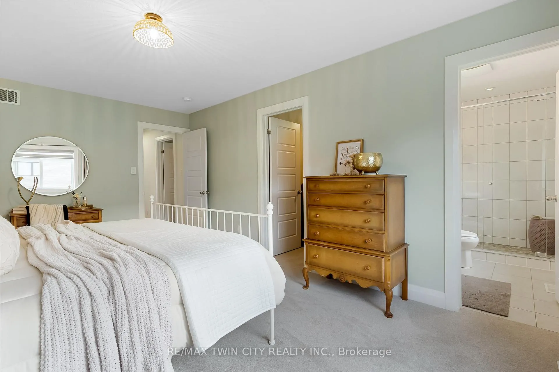 Photo 38 of 195 Hardcastle Drive, Cambridge — HOMEH