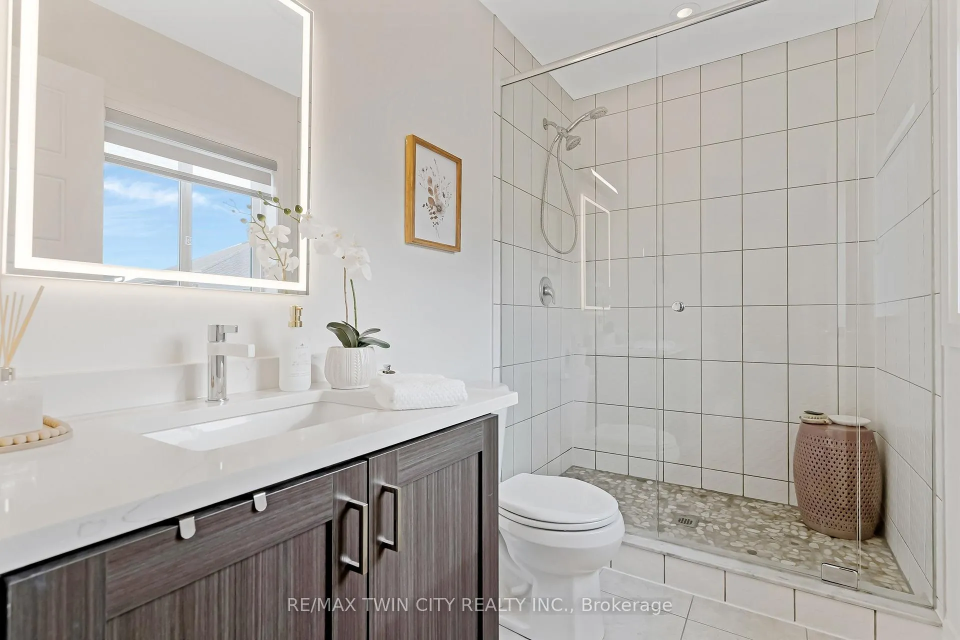 Photo 39 of 195 Hardcastle Drive, Cambridge — HOMEH