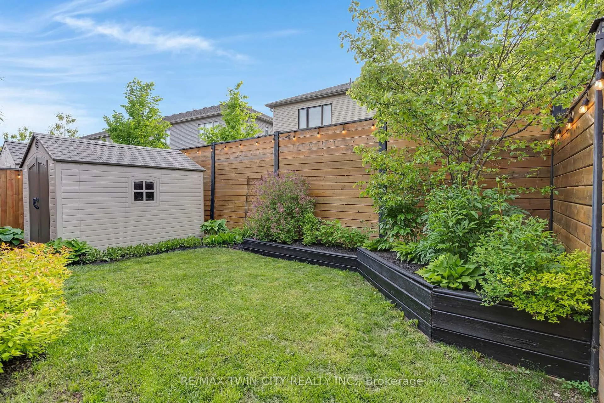 Photo 44 of 195 Hardcastle Drive, Cambridge — HOMEH